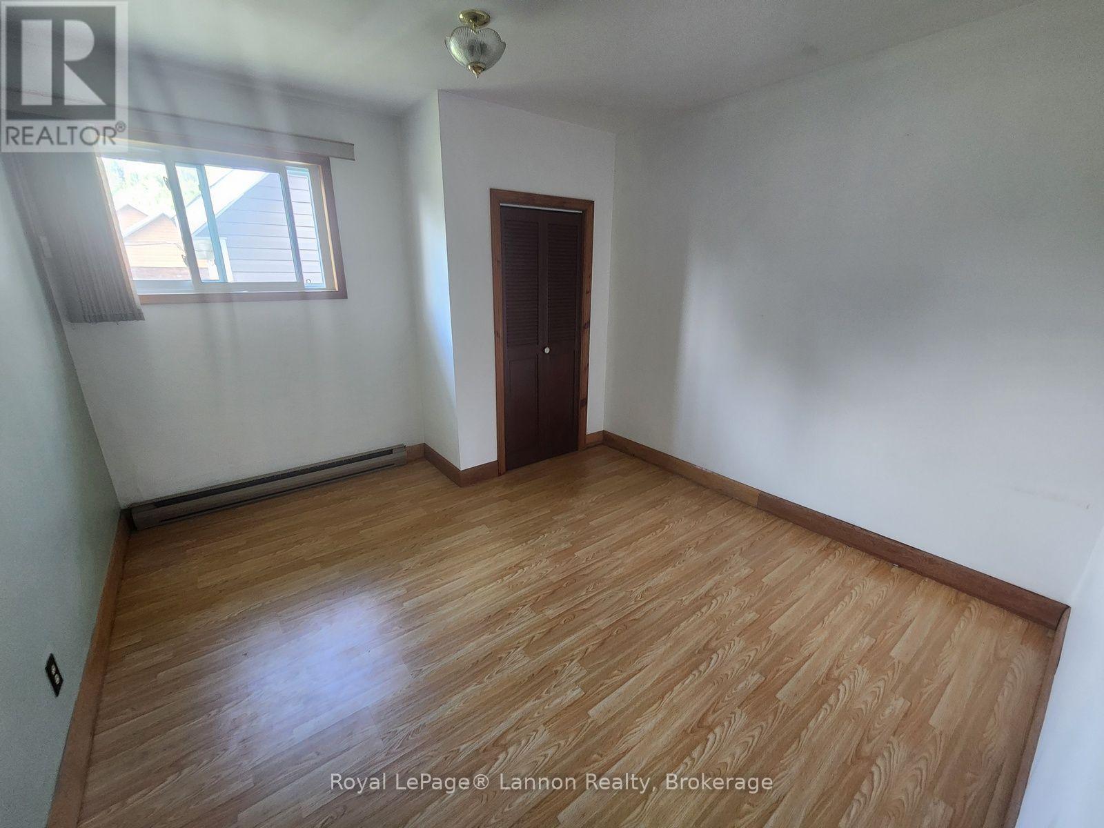 306 Walker Street E Property Photo 9