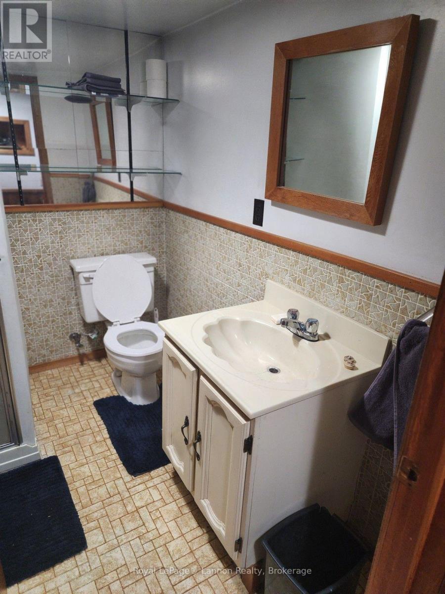 306 Walker Street E Property Photo 14