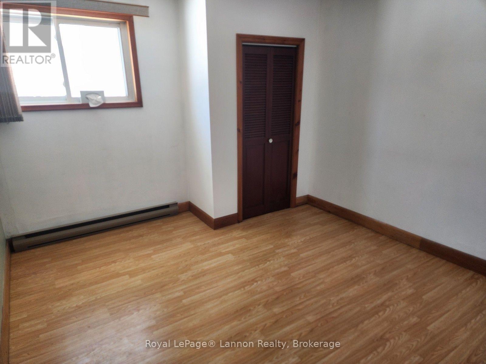 306 Walker Street E Property Photo 20