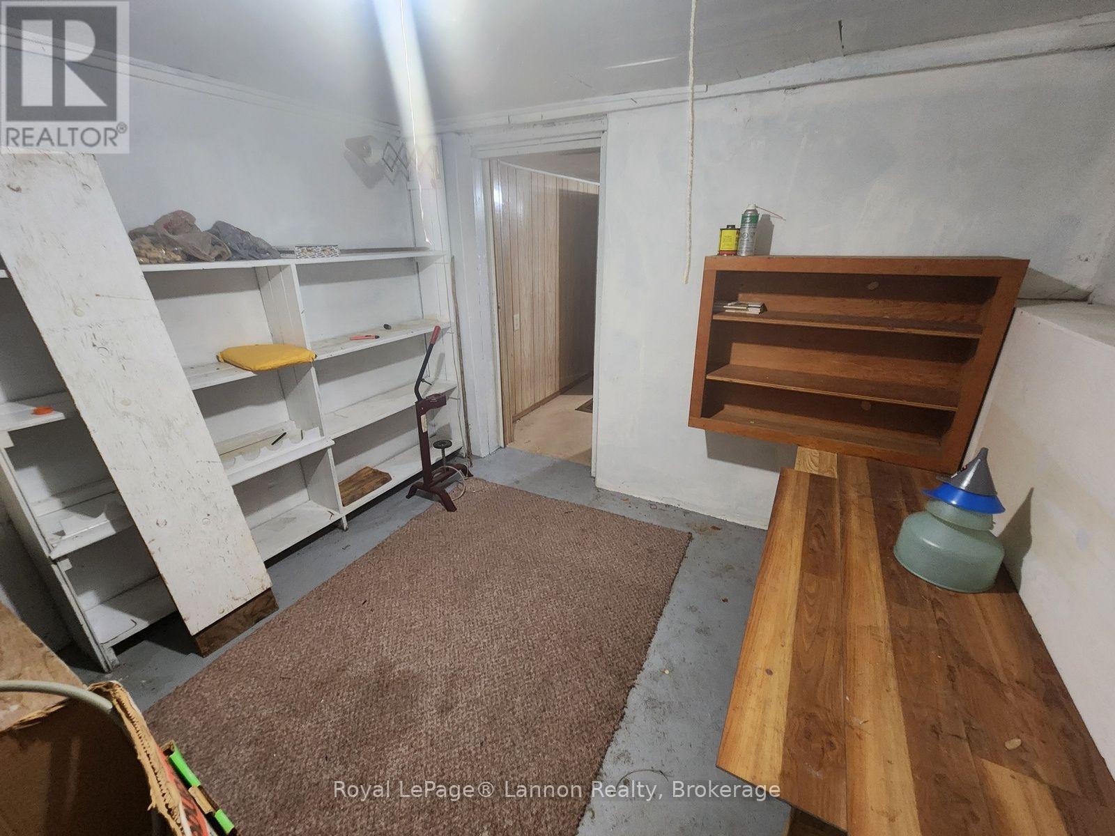 306 Walker Street E Property Photo 24