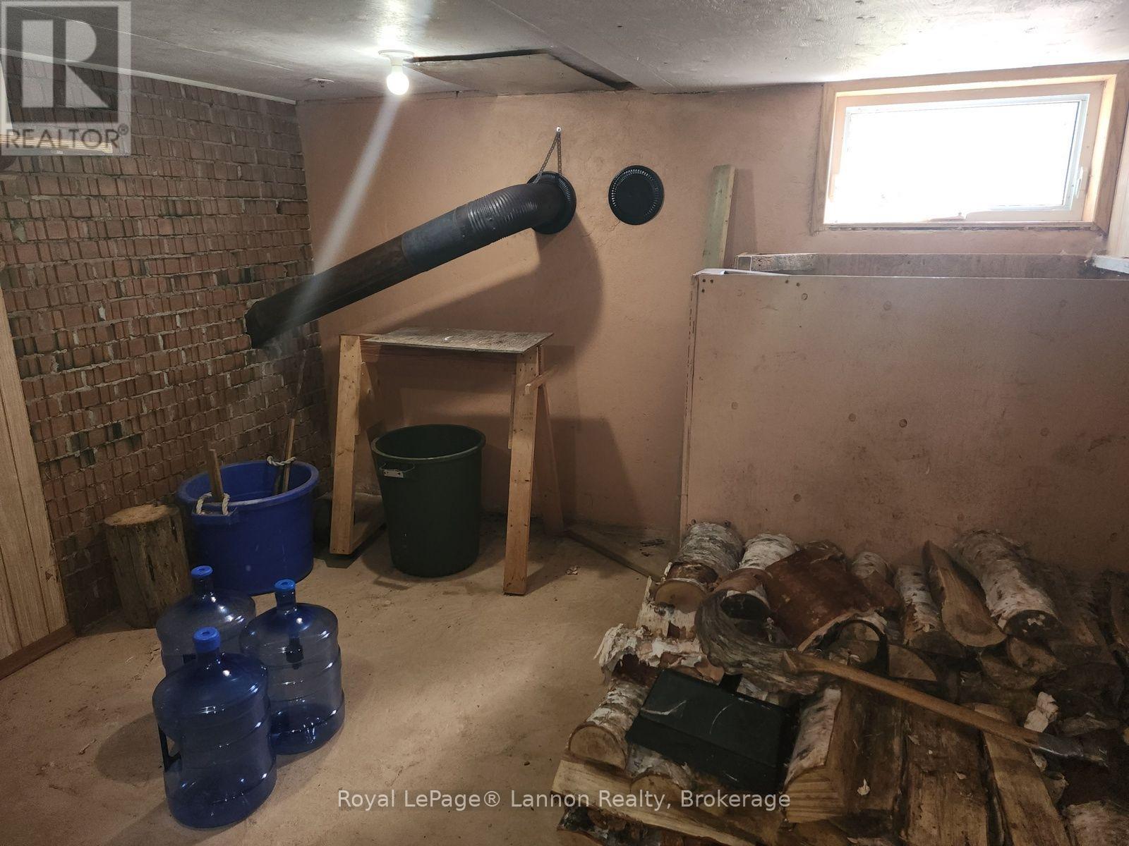 306 Walker Street E Property Photo 26