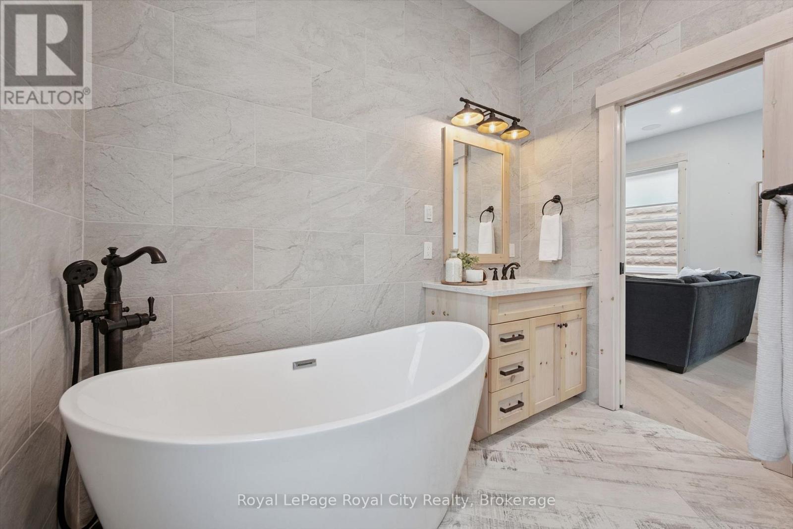 183 Elizabeth Street Property Photo 20
