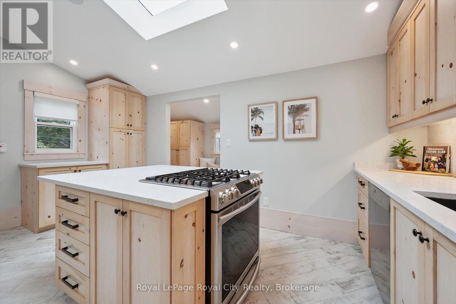 183 Elizabeth Street Property Photo 25