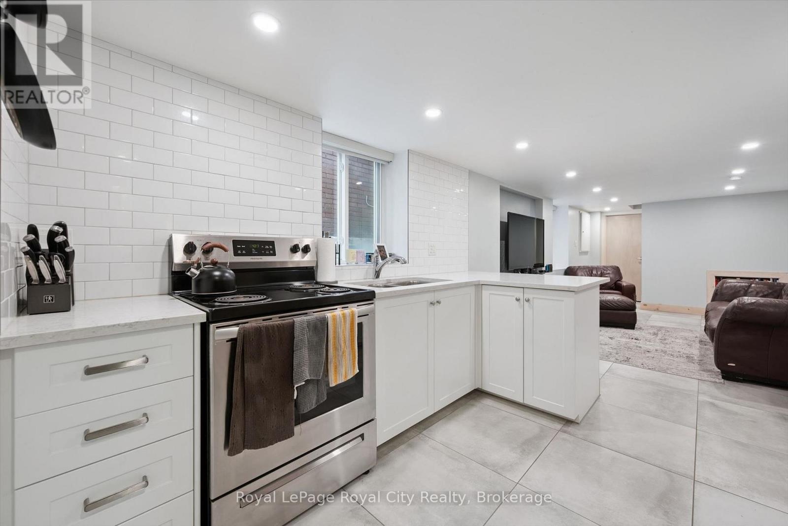 183 Elizabeth Street Property Photo 32