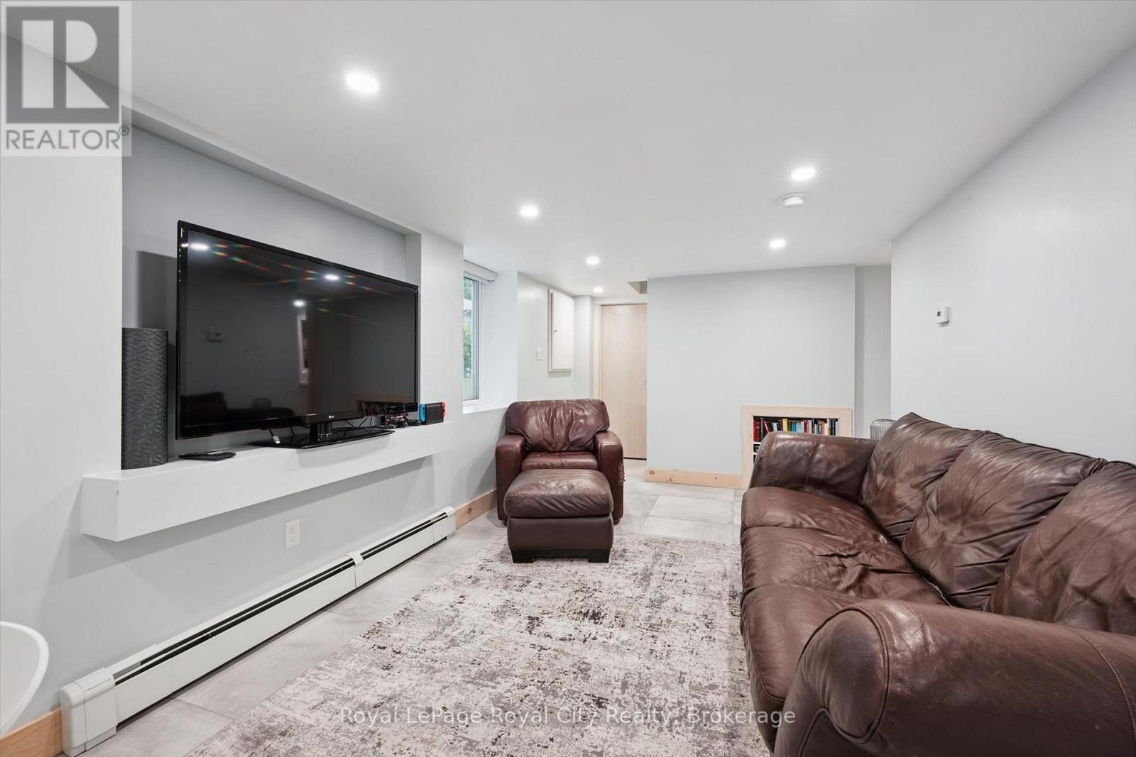 183 Elizabeth Street Property Photo 35