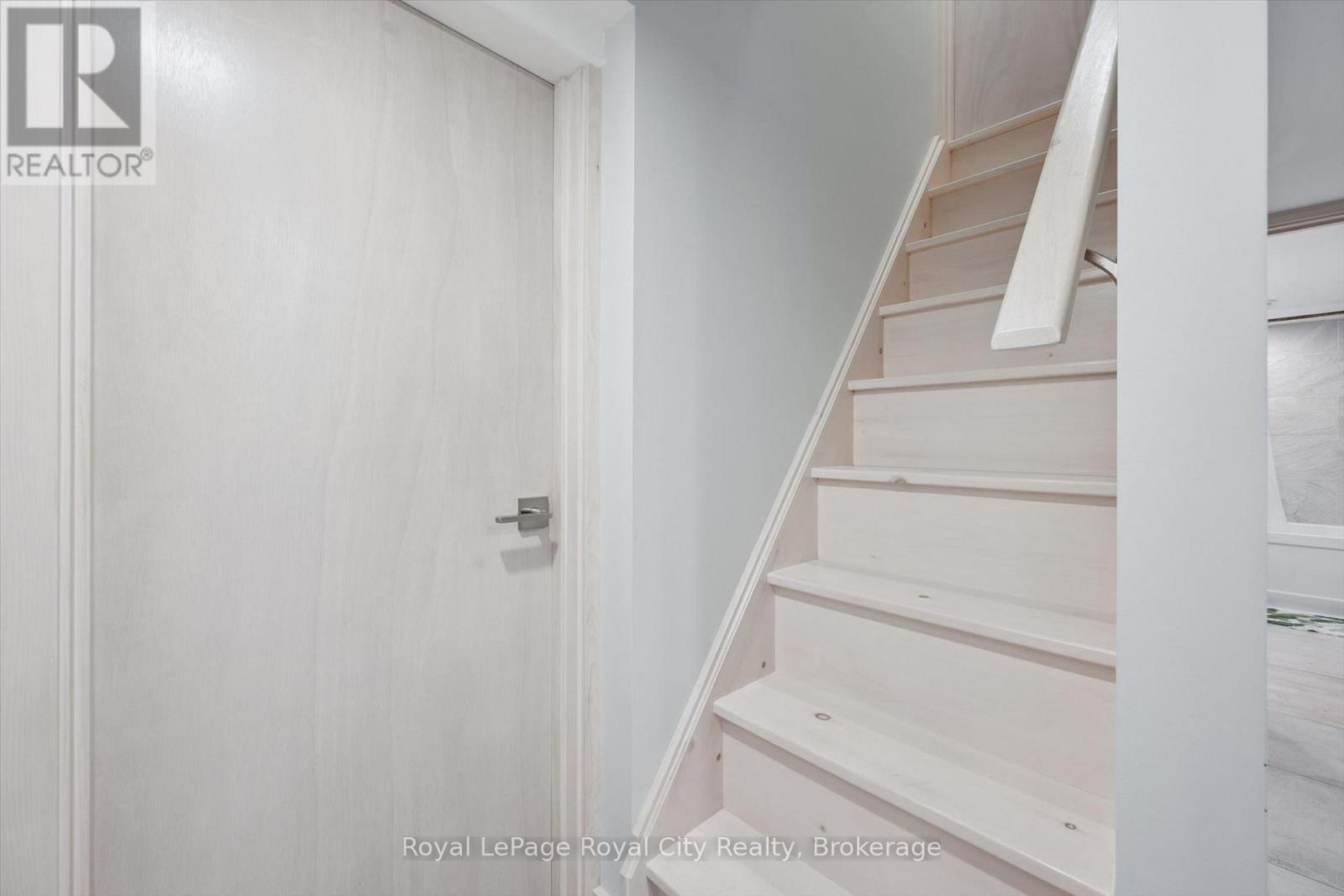 183 Elizabeth Street Property Photo 38