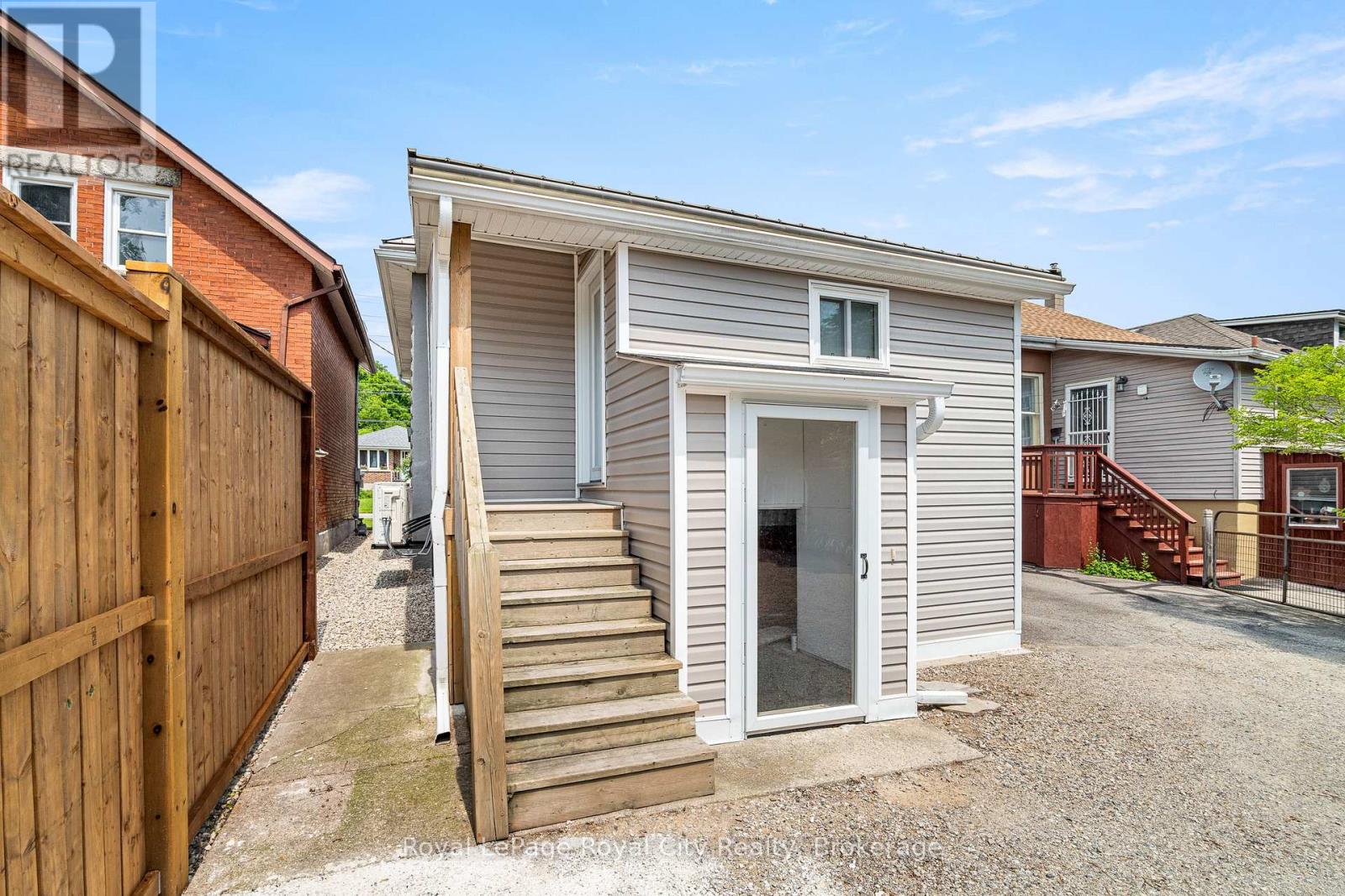 183 Elizabeth Street Property Photo 42