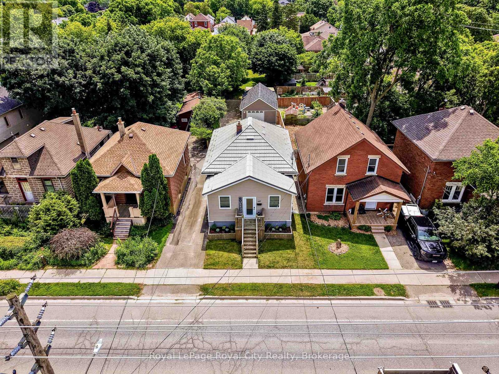 183 Elizabeth Street Property Photo 47