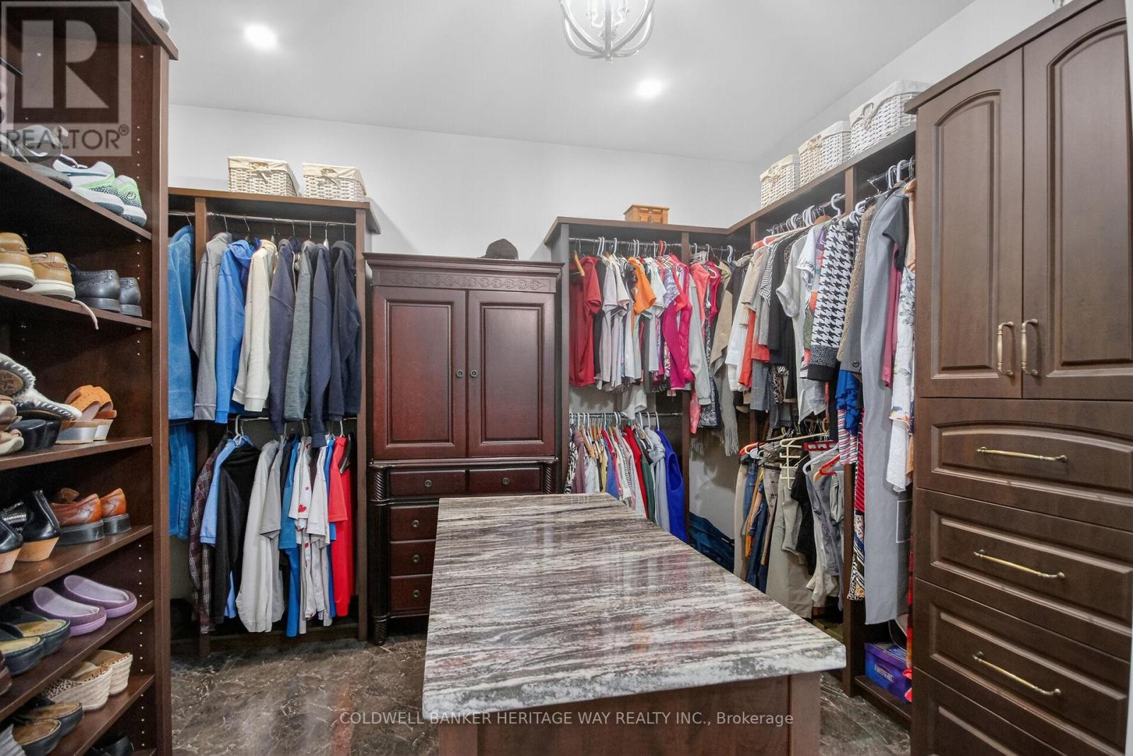 102 Heron Lane Property Photo 36