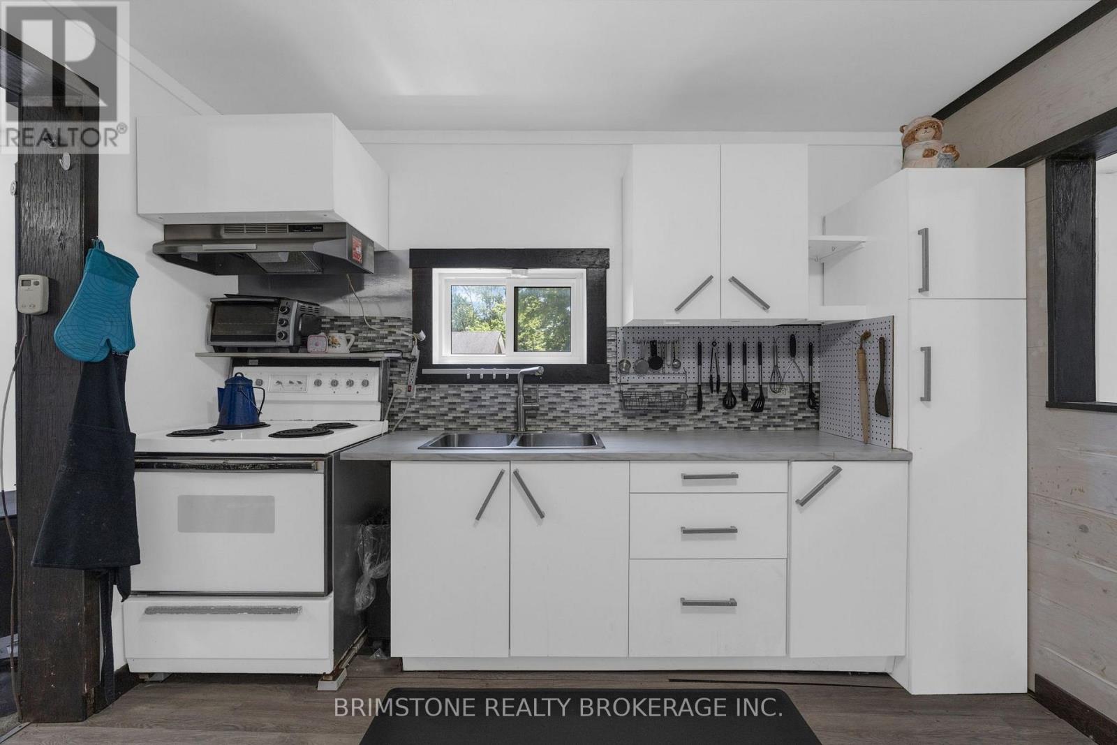 329 High Street Property Photo 13