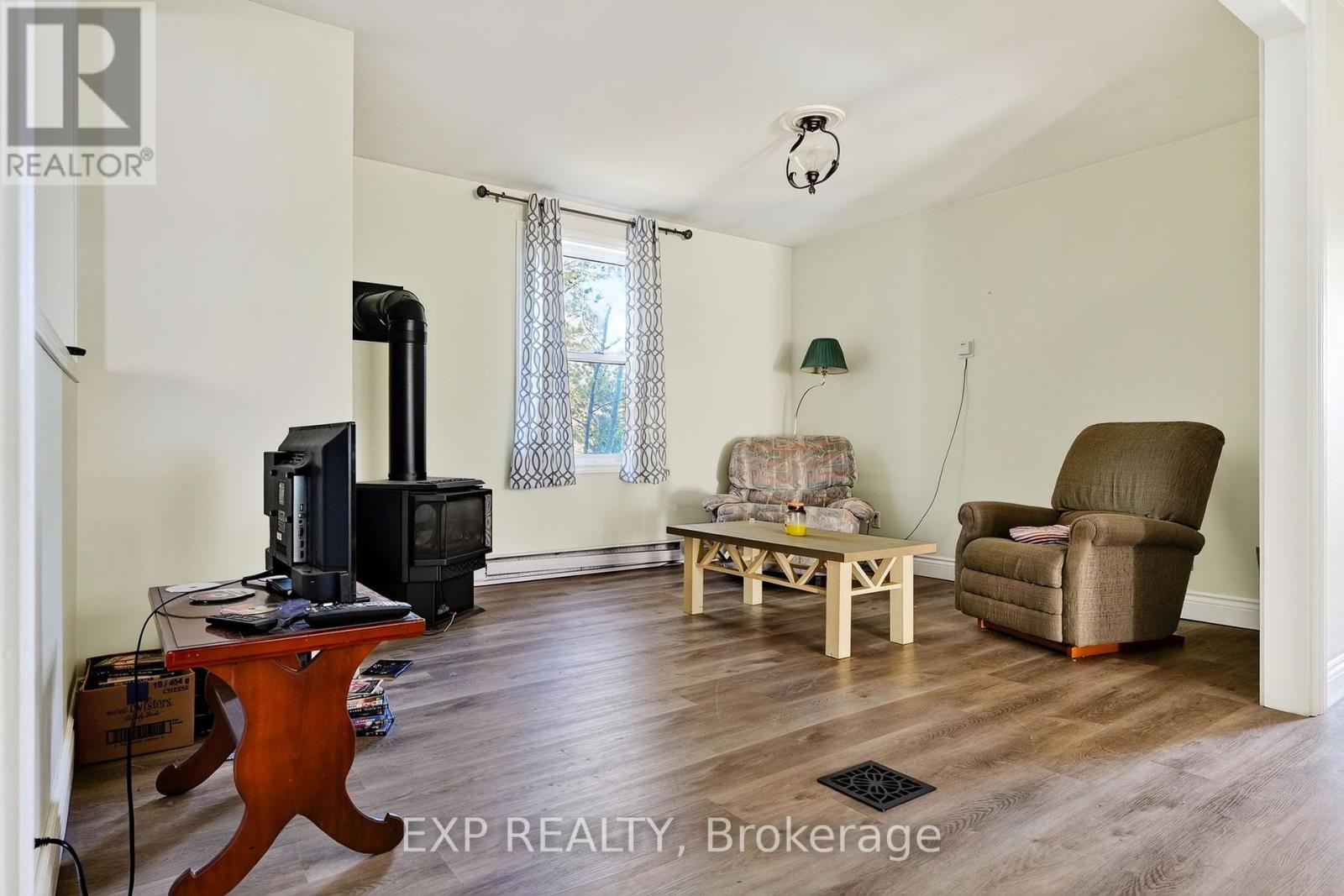 194 South Road Property Photo 6