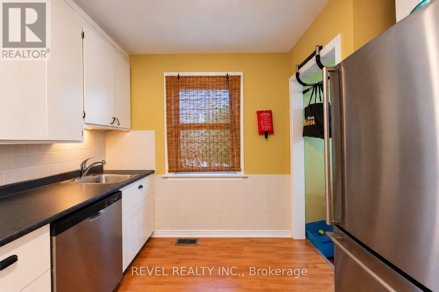 12 Merigold Street Property Photo 10