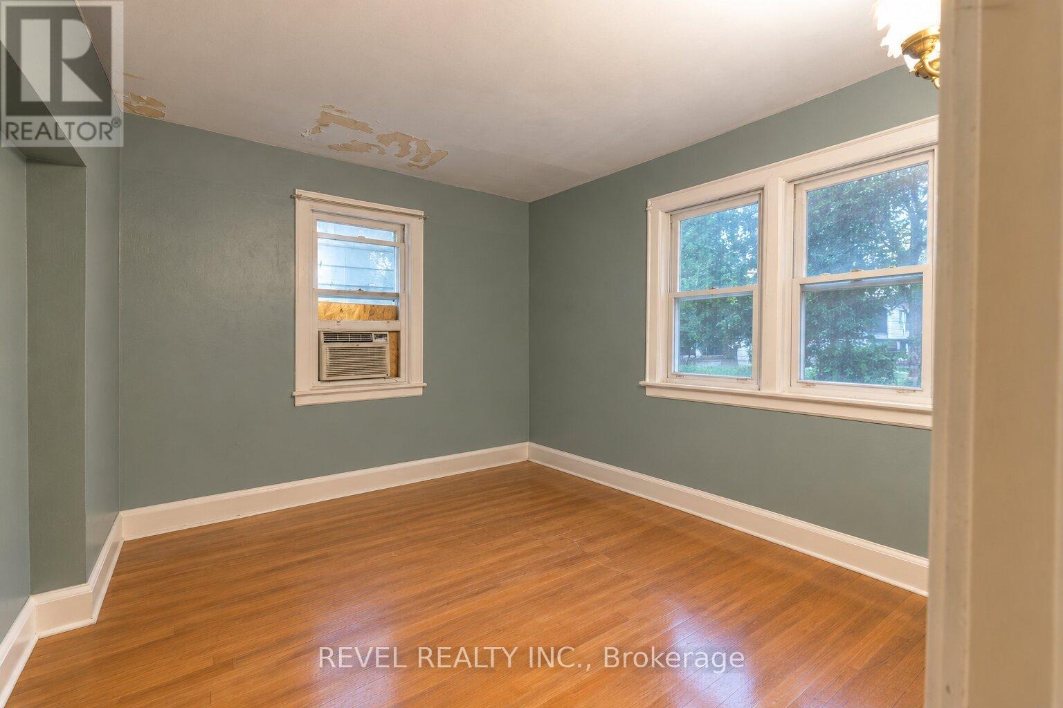 12 Merigold Street Property Photo 14