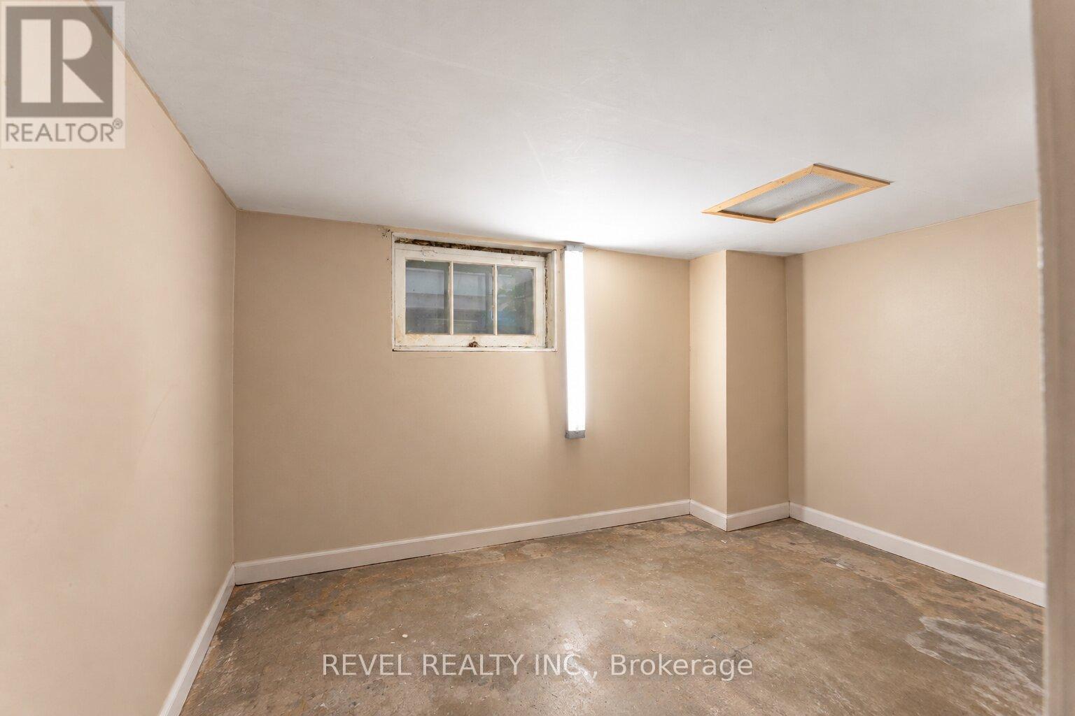 12 Merigold Street Property Photo 17