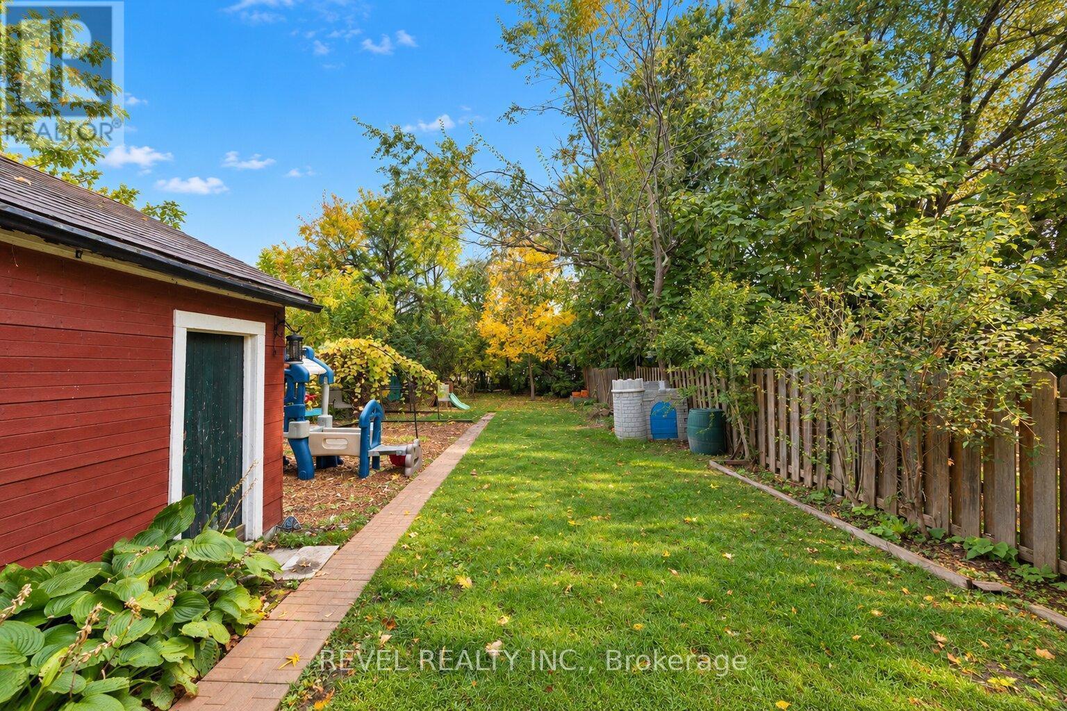 12 Merigold Street Property Photo 22