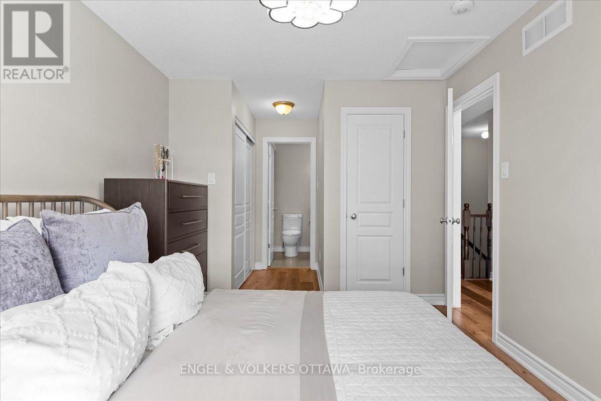 75 Blueheart Bay Property Photo 33