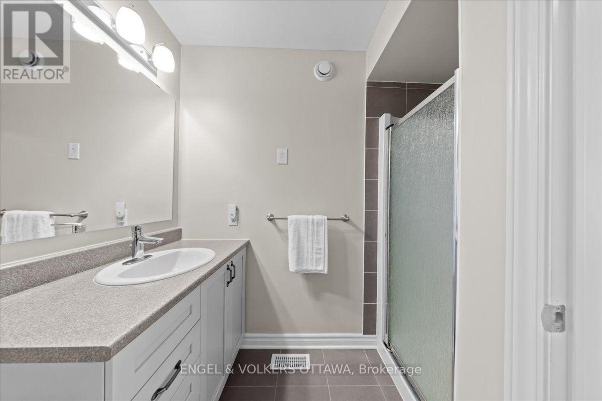 75 Blueheart Bay Property Photo 34