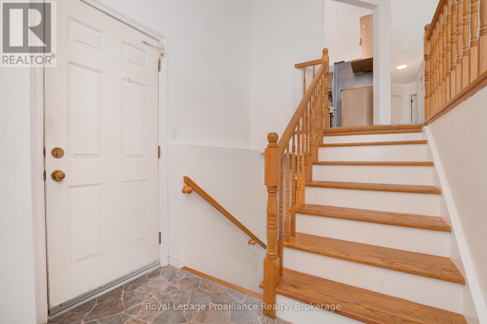 120 Raglan Street Property Photo 5
