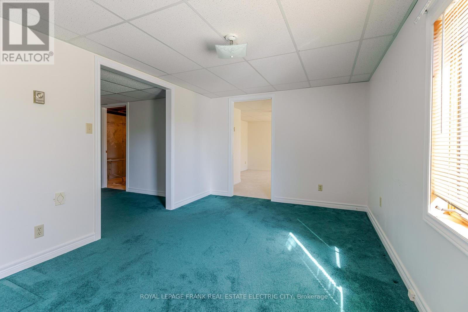 30 - 36 Champlain Crescent Property Photo 41