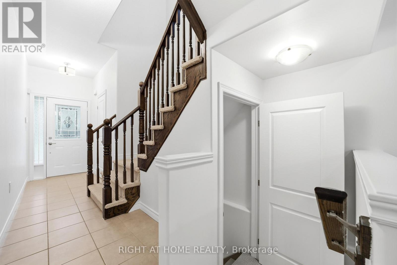 32 Rolling Lane Property Photo 6