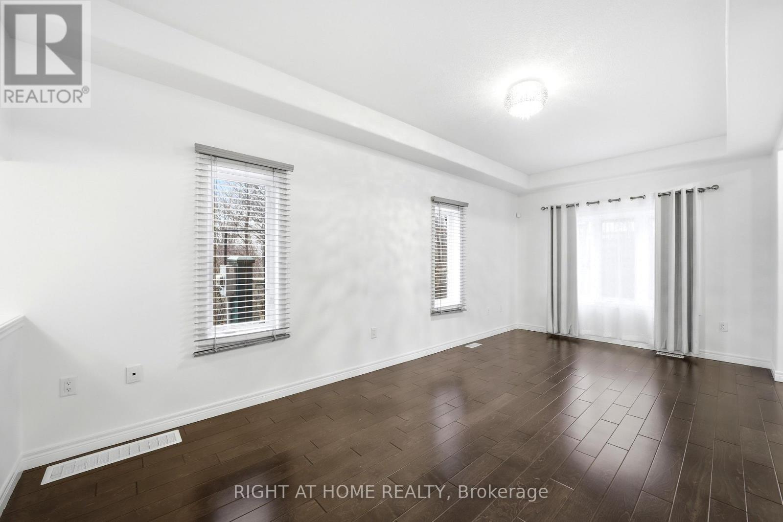32 Rolling Lane Property Photo 7