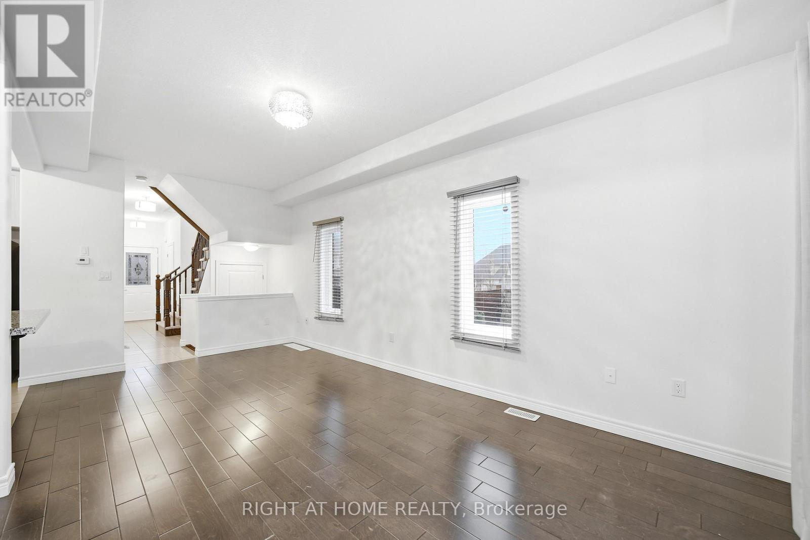 32 Rolling Lane Property Photo 12