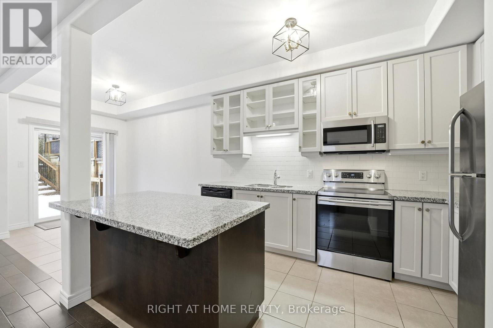 32 Rolling Lane Property Photo 14