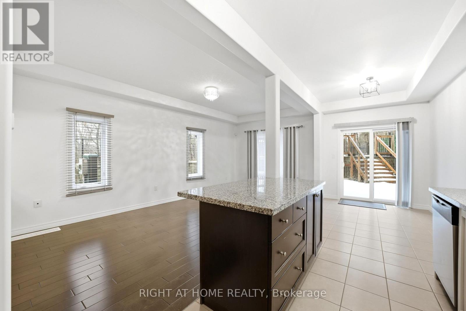 32 Rolling Lane Property Photo 15