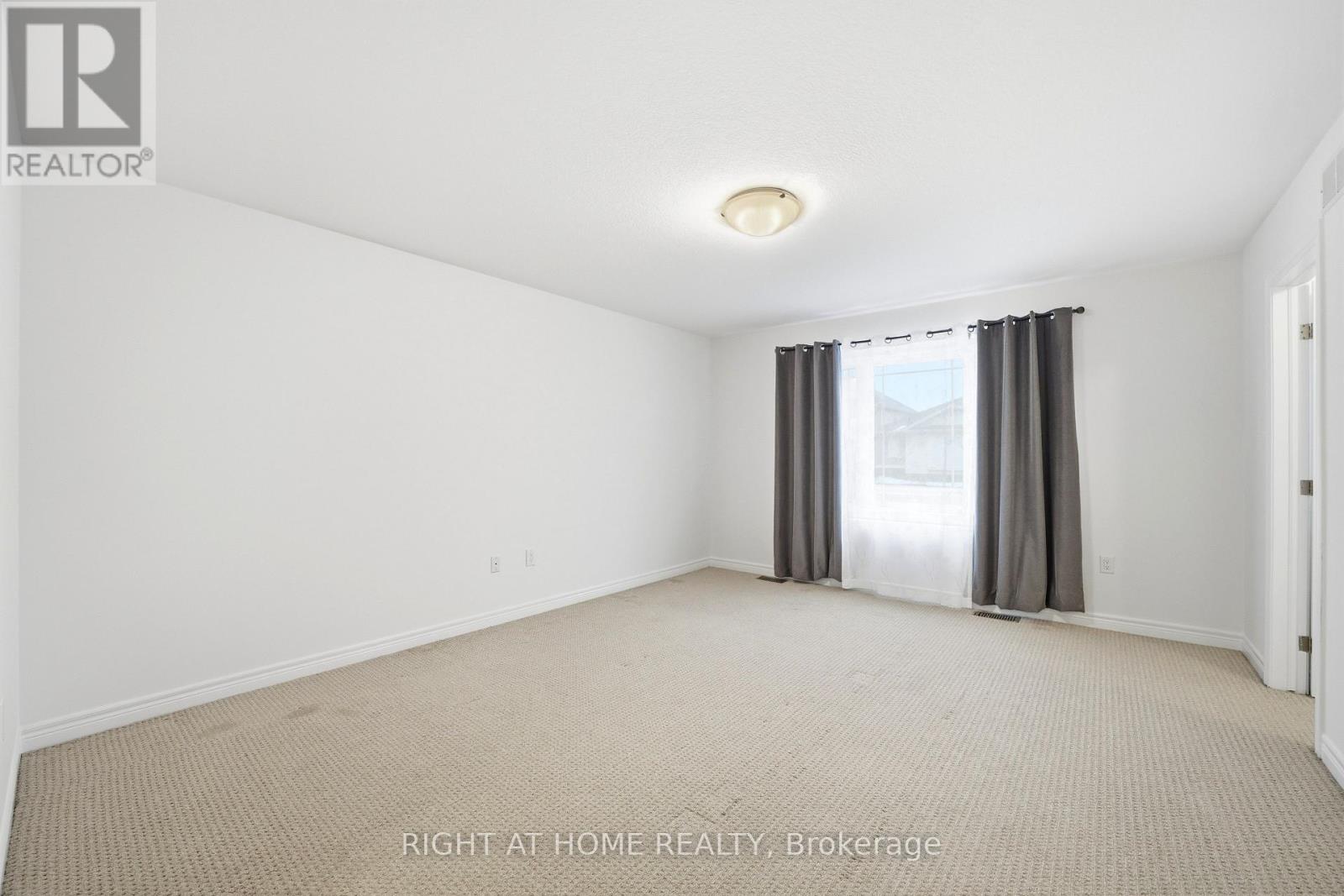 32 Rolling Lane Property Photo 19