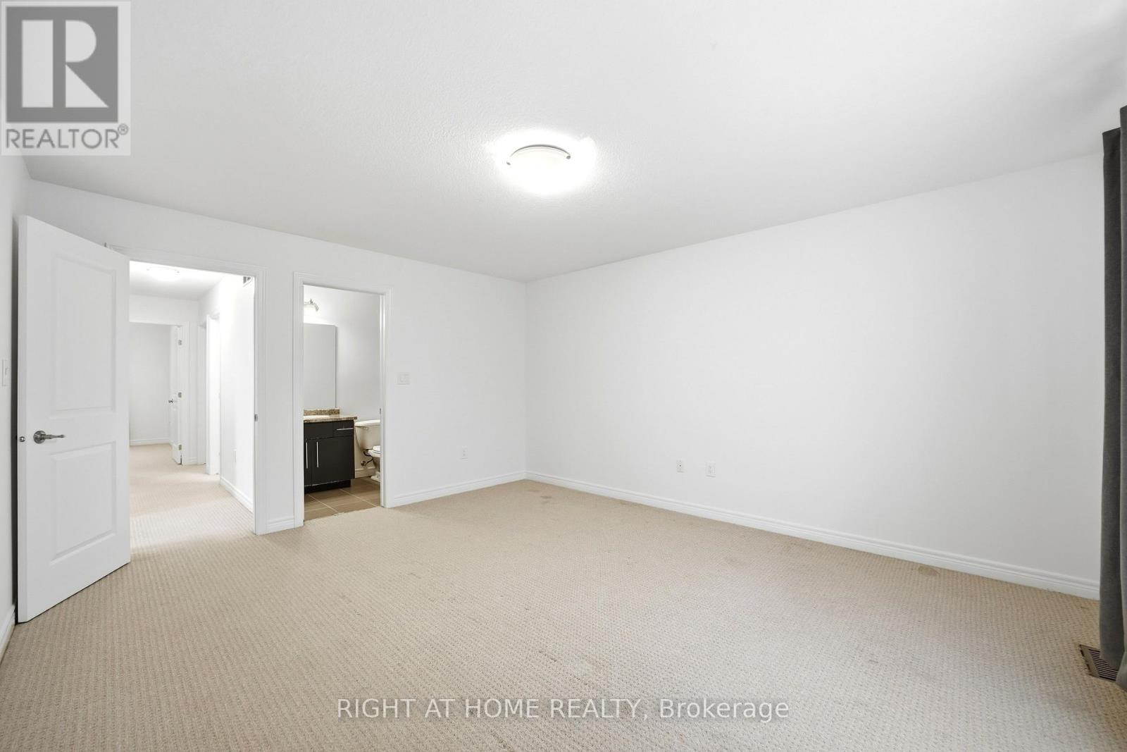 32 Rolling Lane Property Photo 21