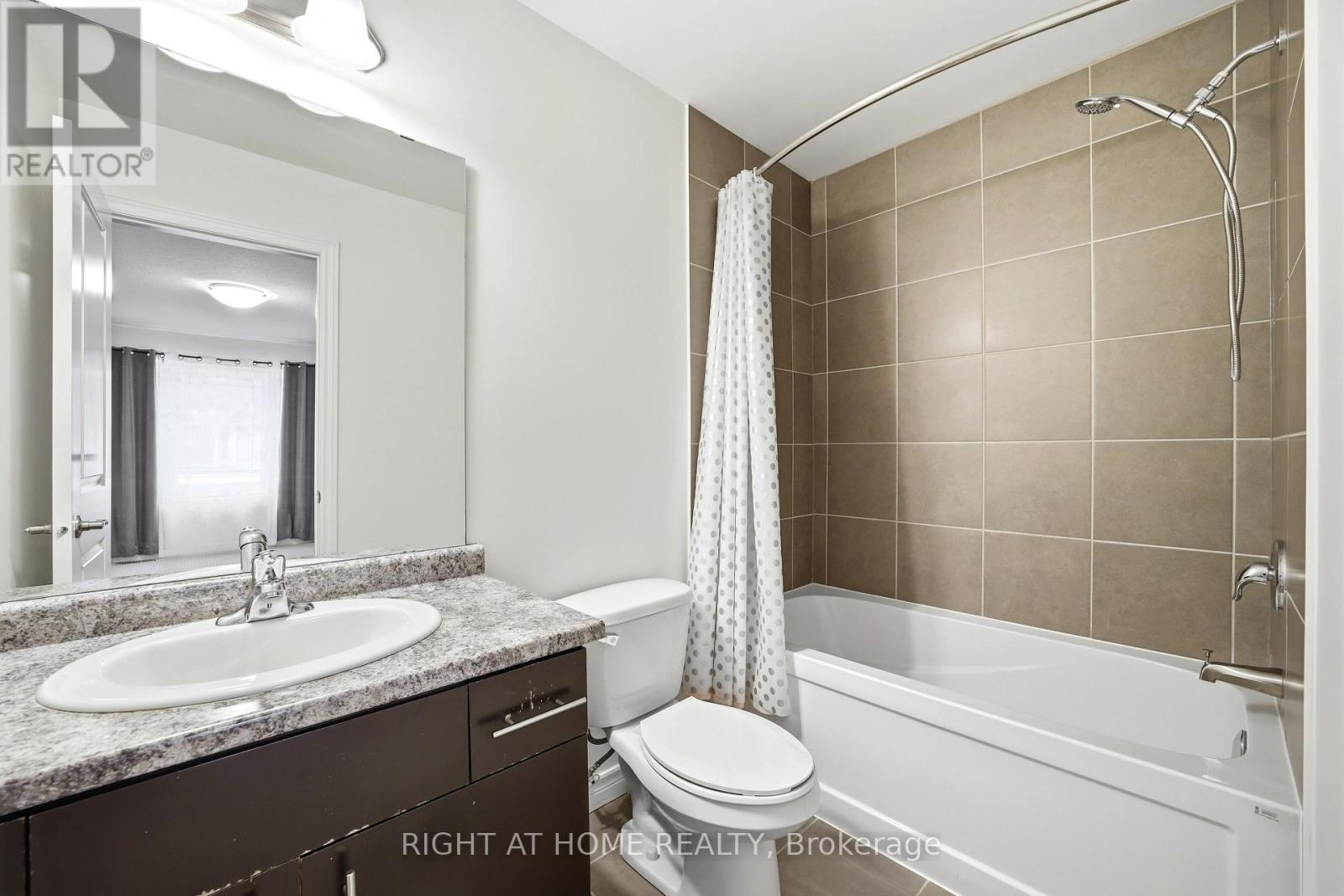 32 Rolling Lane Property Photo 24