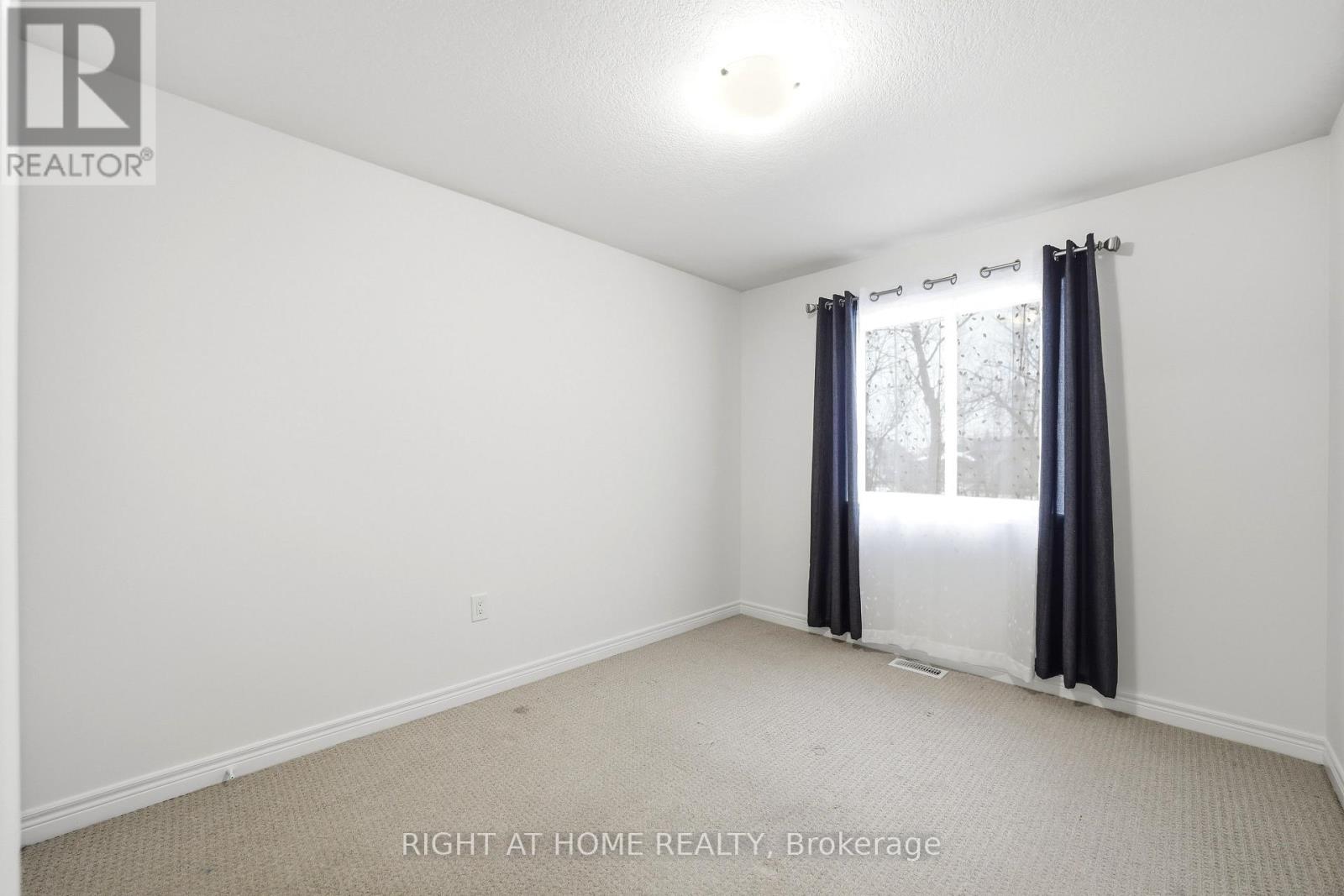 32 Rolling Lane Property Photo 30