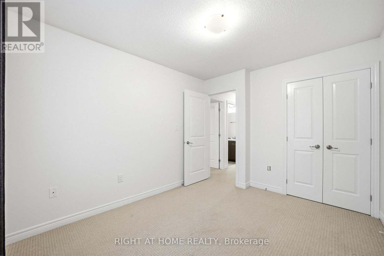 32 Rolling Lane Property Photo 32