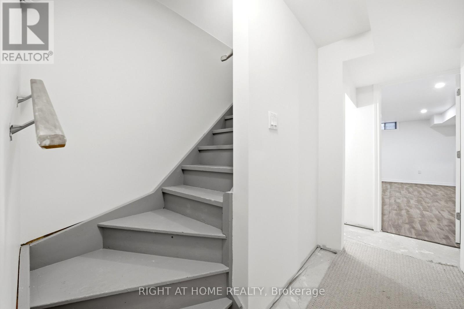 32 Rolling Lane Property Photo 33