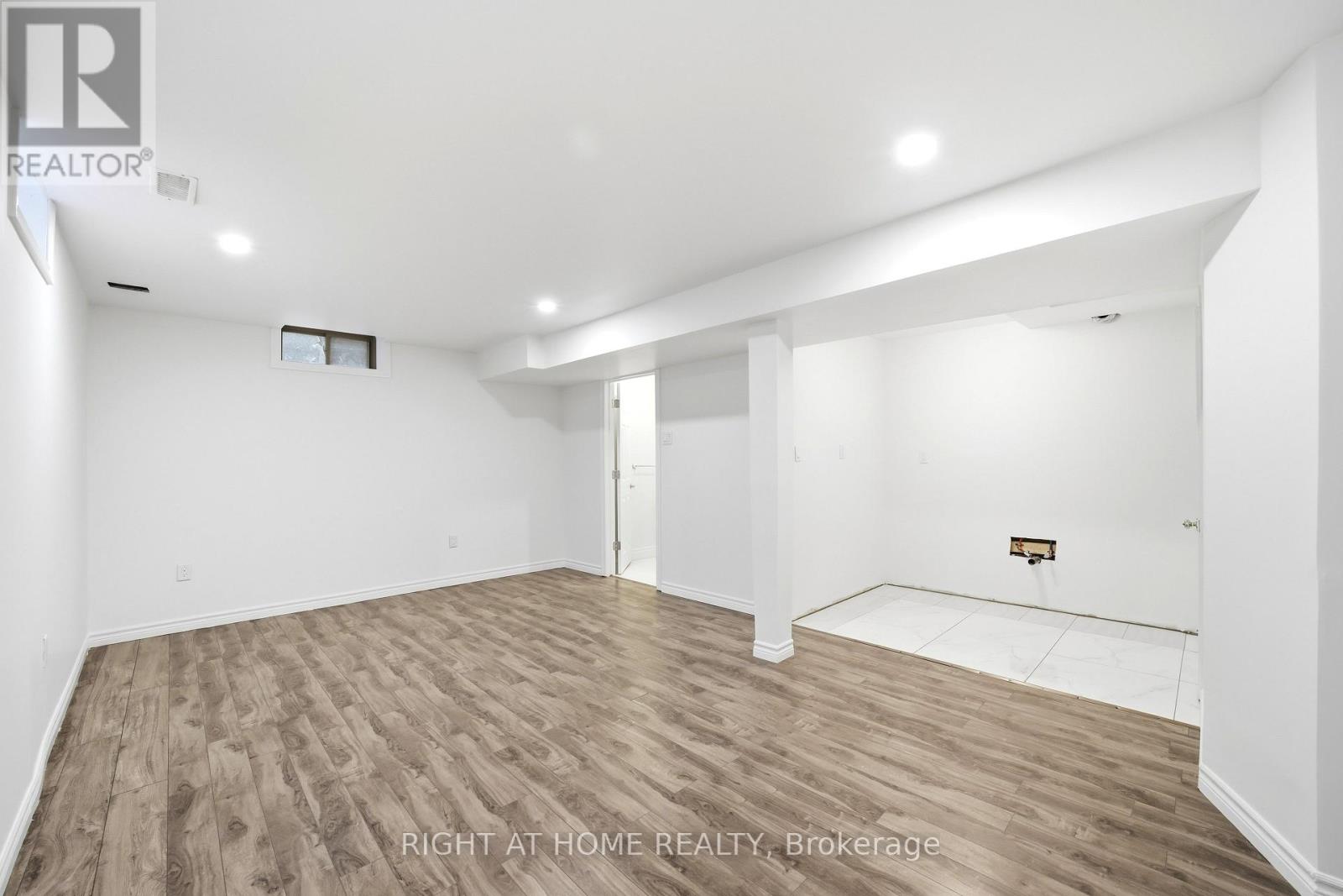 32 Rolling Lane Property Photo 34