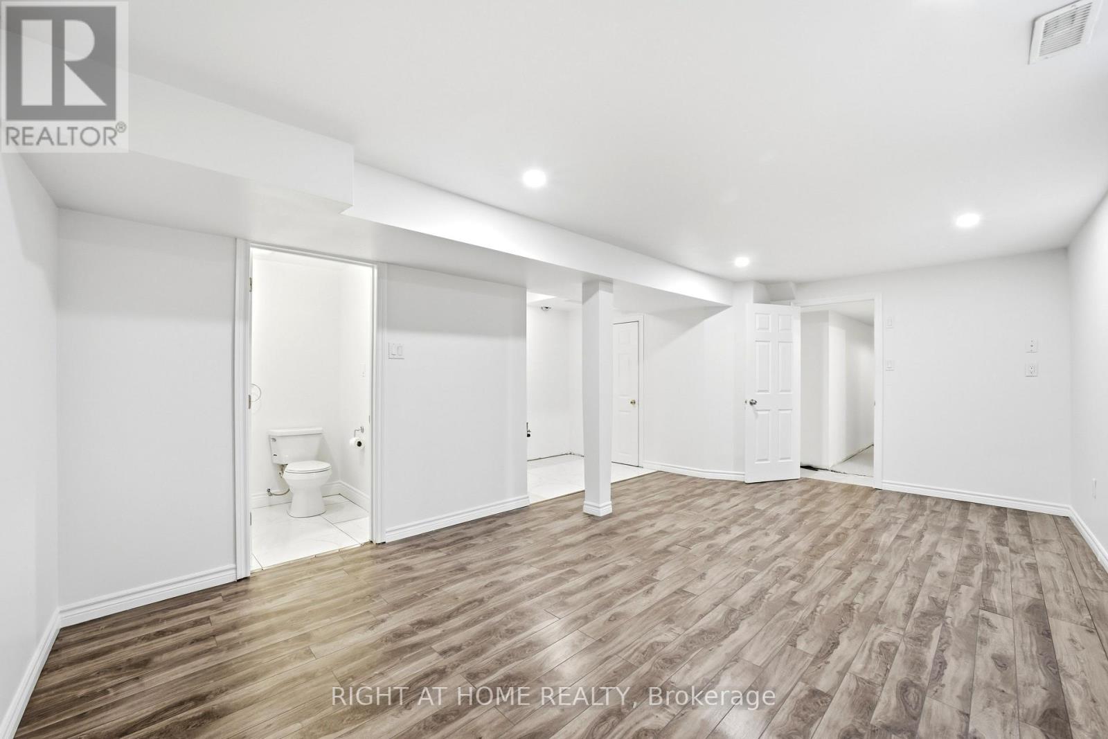 32 Rolling Lane Property Photo 36