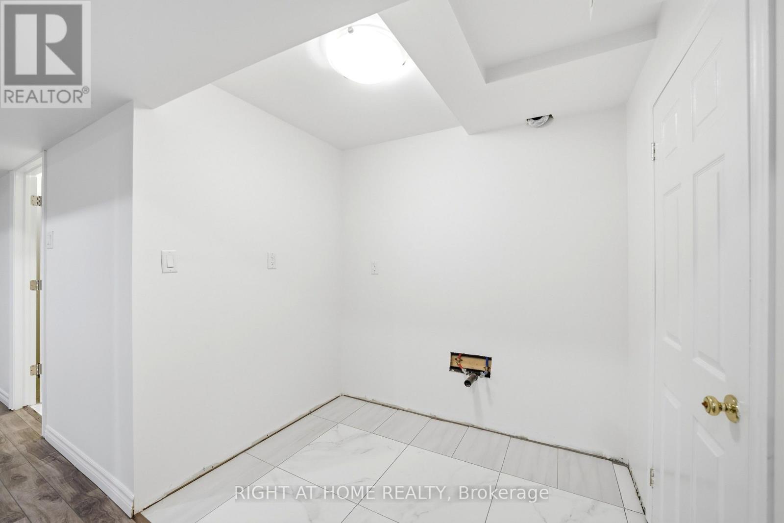32 Rolling Lane Property Photo 37