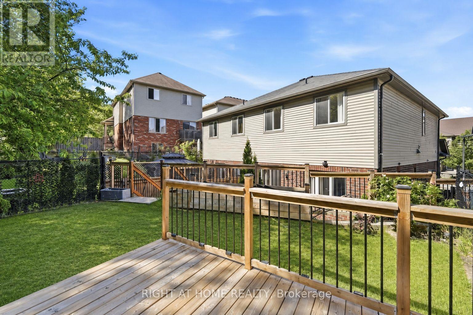 32 Rolling Lane Property Photo 47