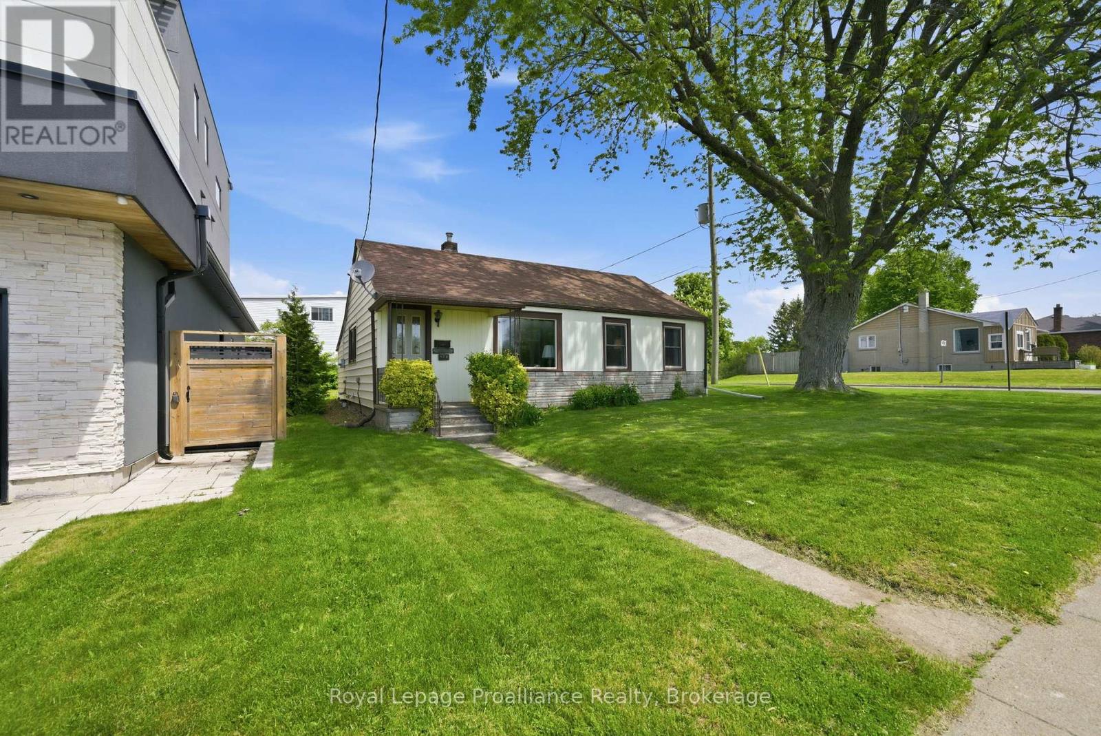 478 Monk Street Property Photo 7