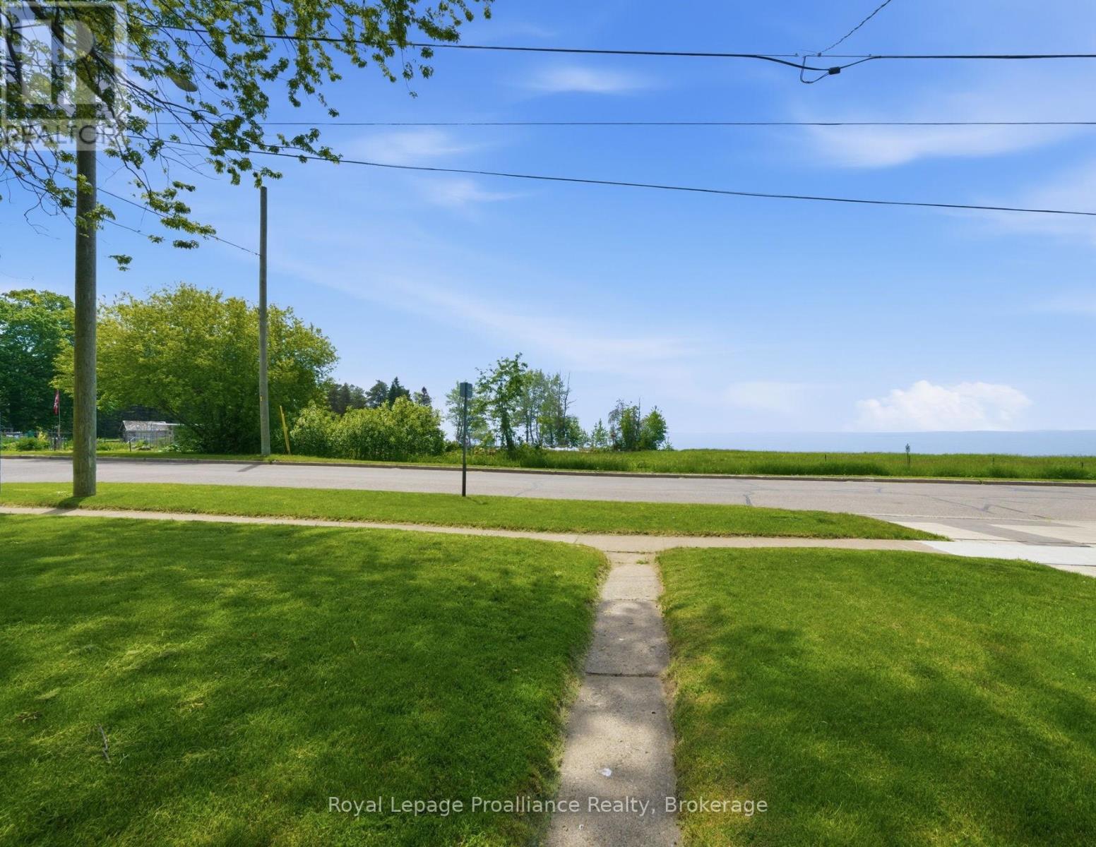 478 Monk Street Property Photo 8