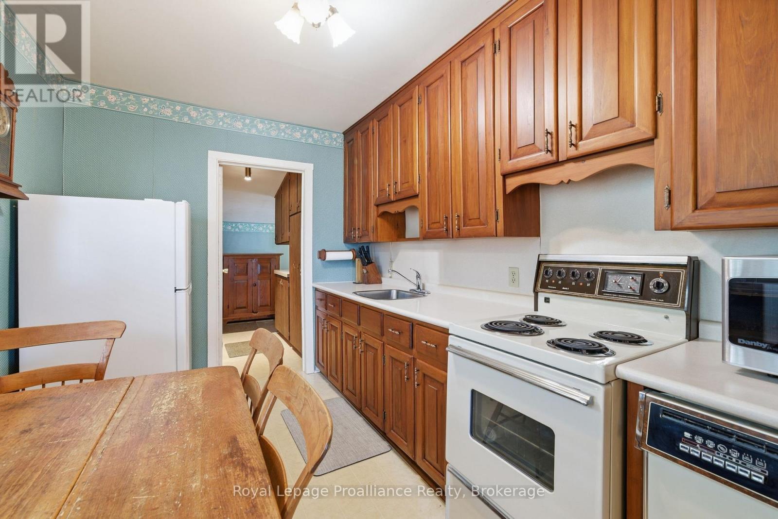 478 Monk Street Property Photo 15