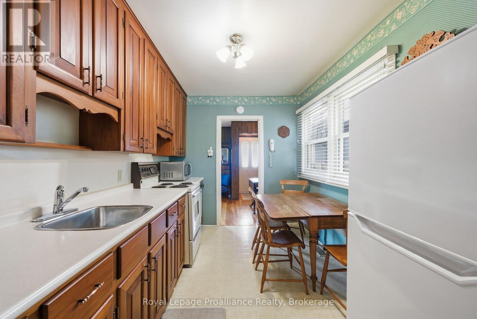 478 Monk Street Property Photo 16