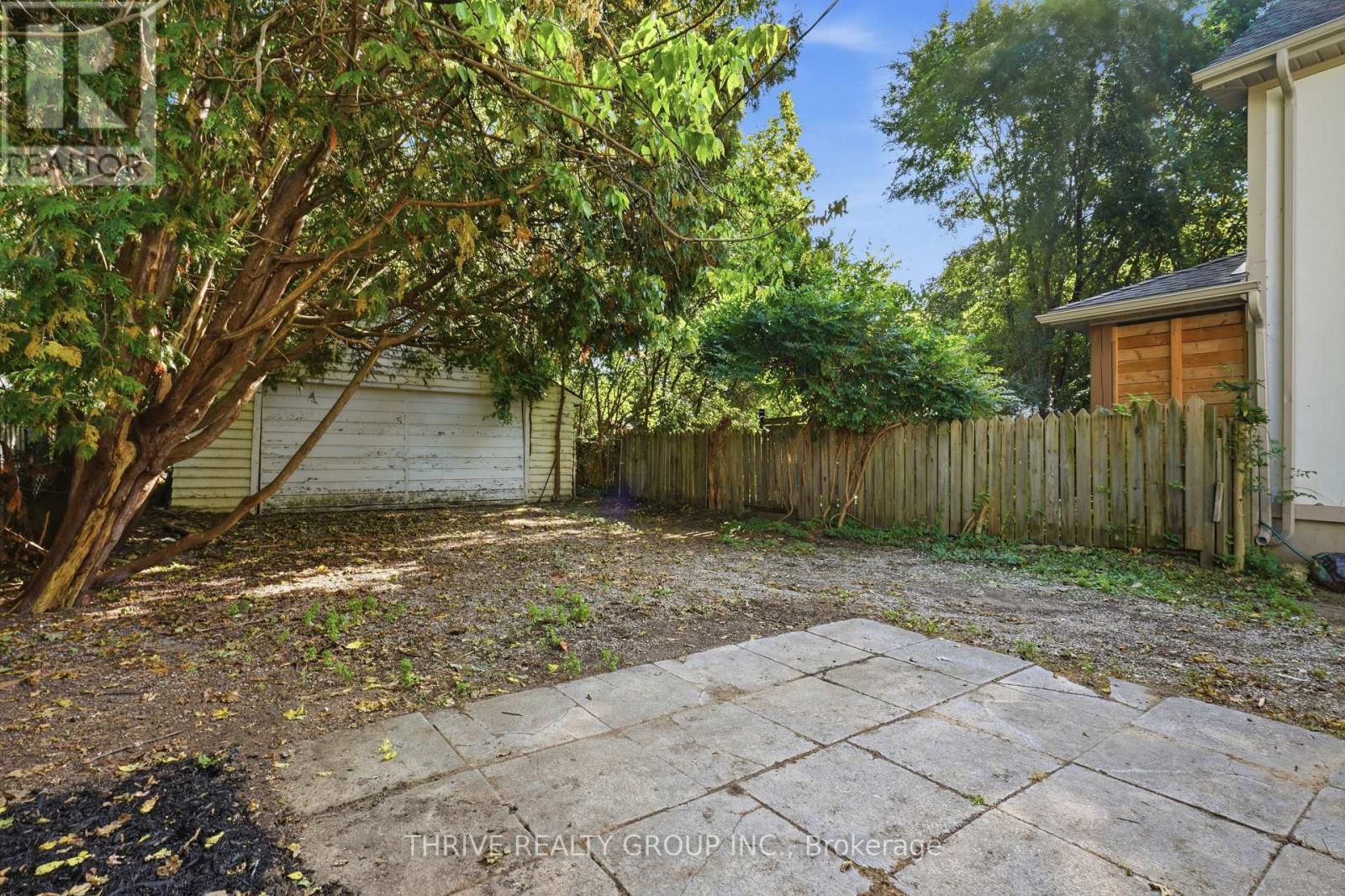 966 Colborne Street Property Photo 4