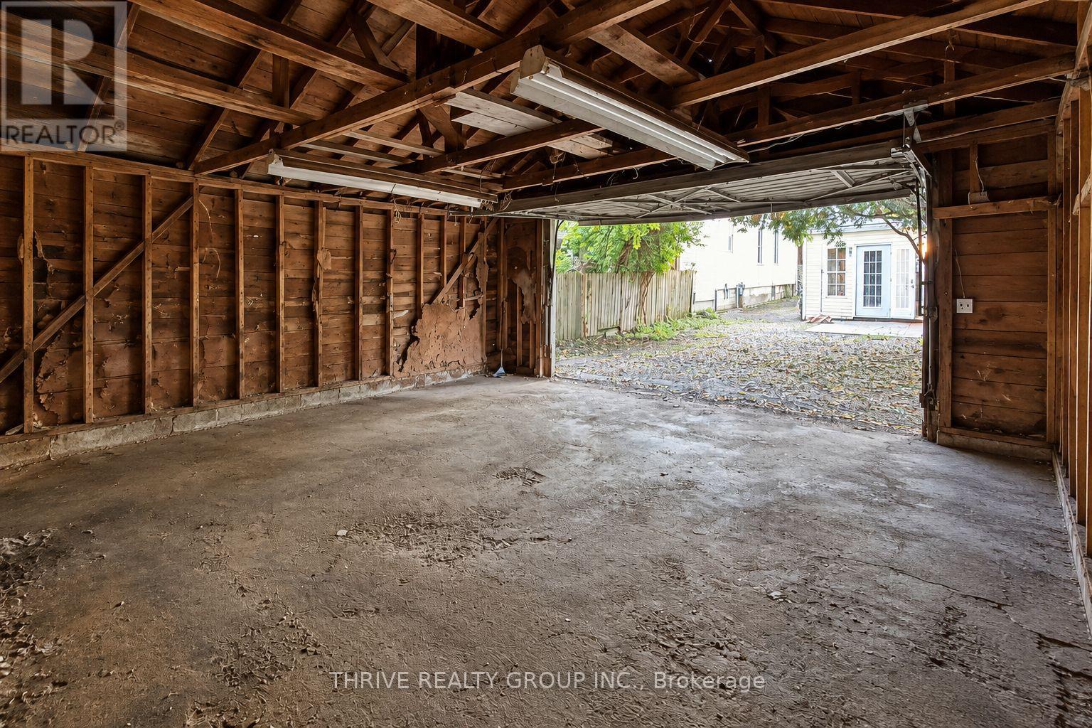 966 Colborne Street Property Photo 5