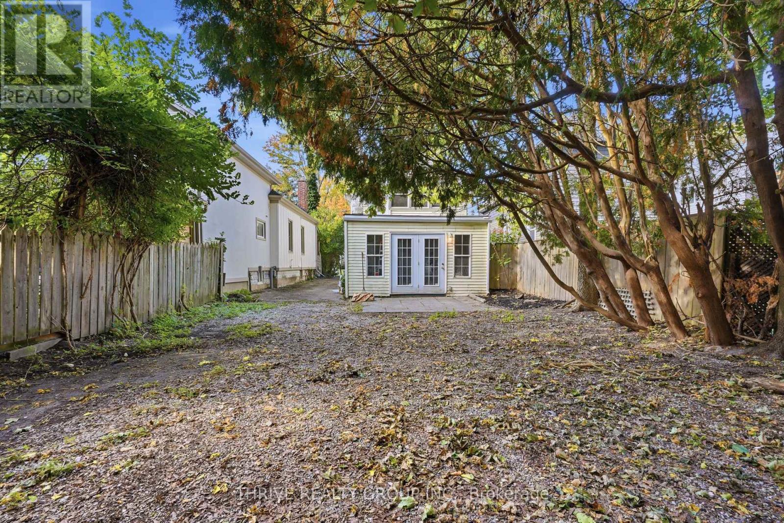 966 Colborne Street Property Photo 6