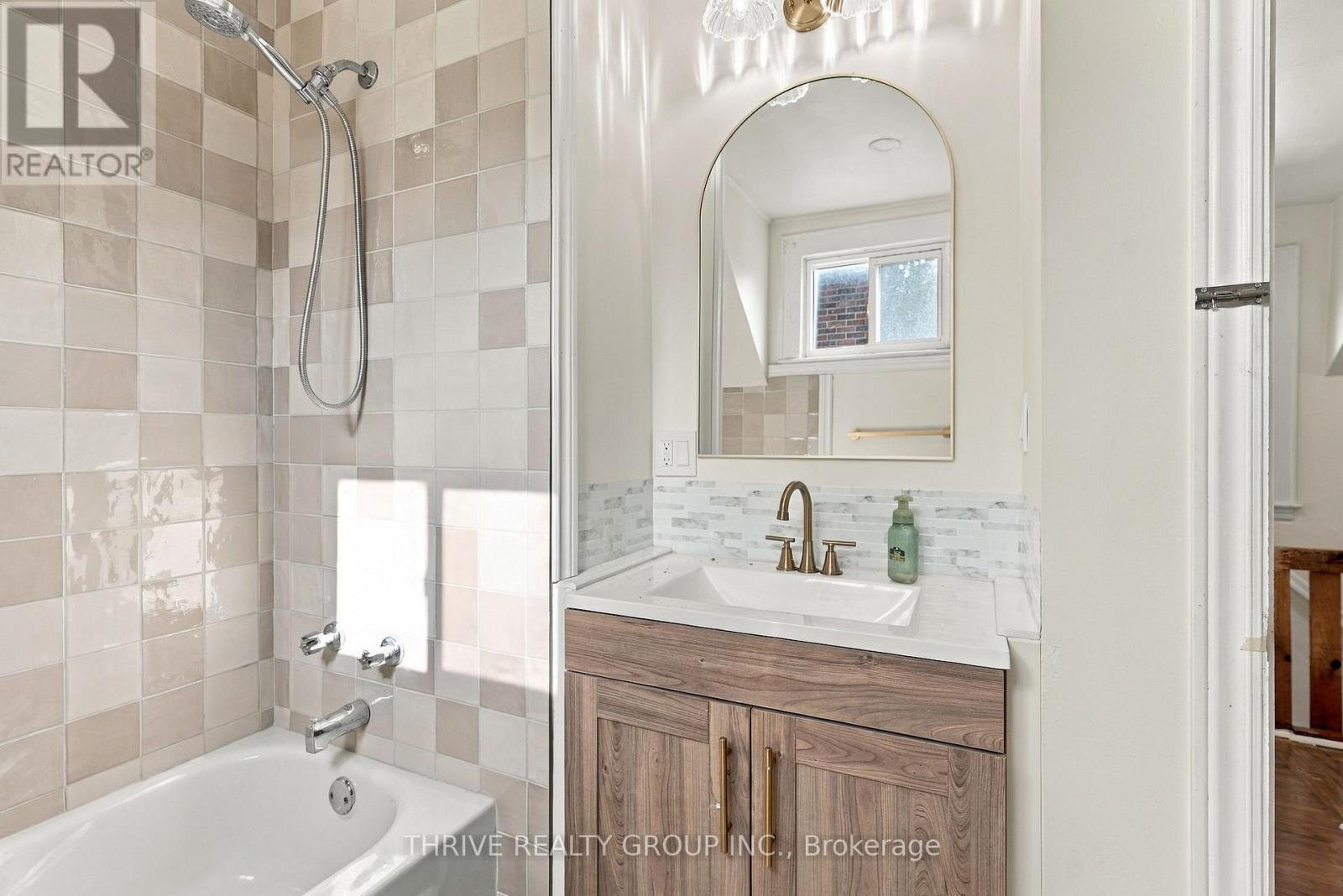 966 Colborne Street Property Photo 22