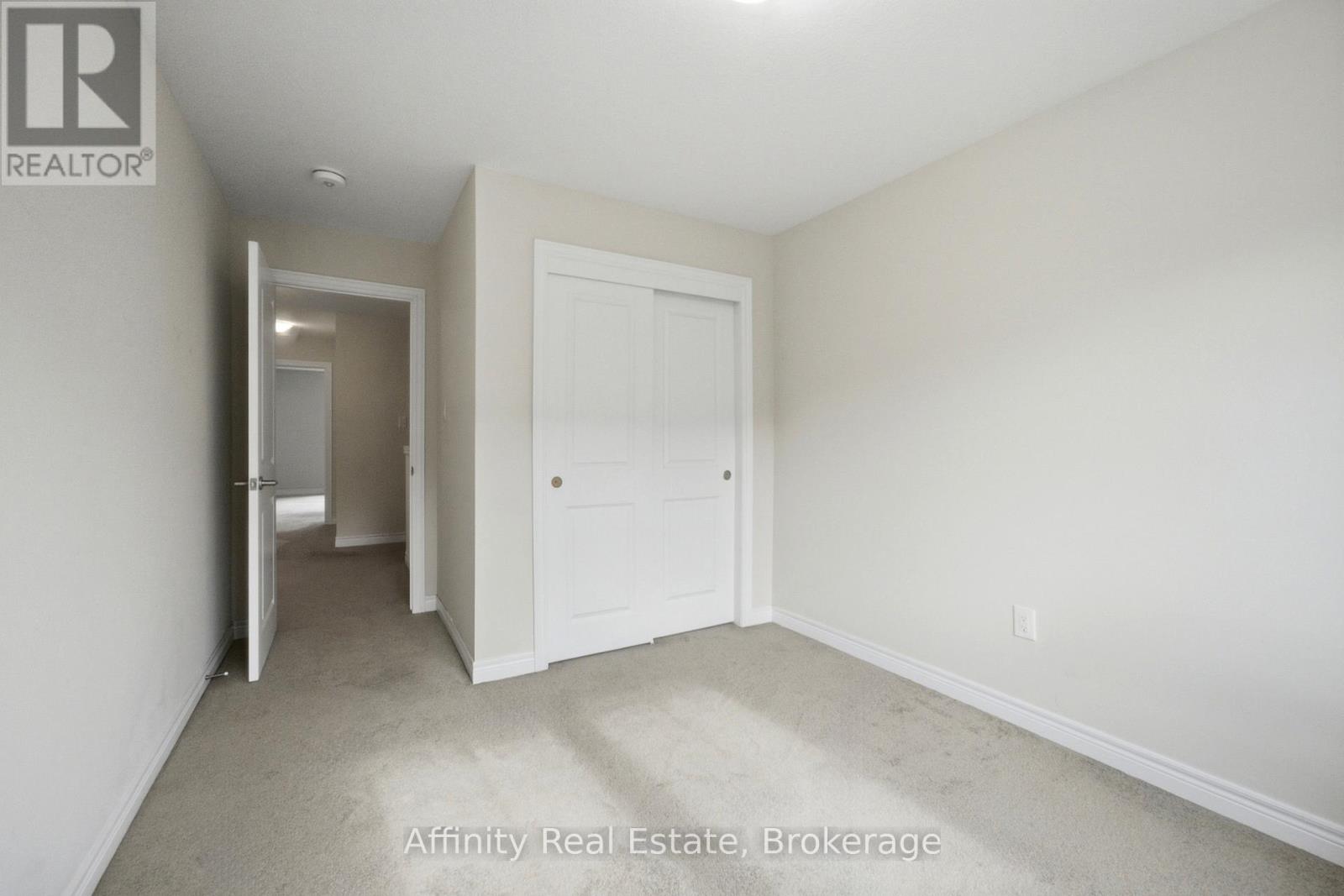 32 - 10 Birmingham Drive Property Photo 26