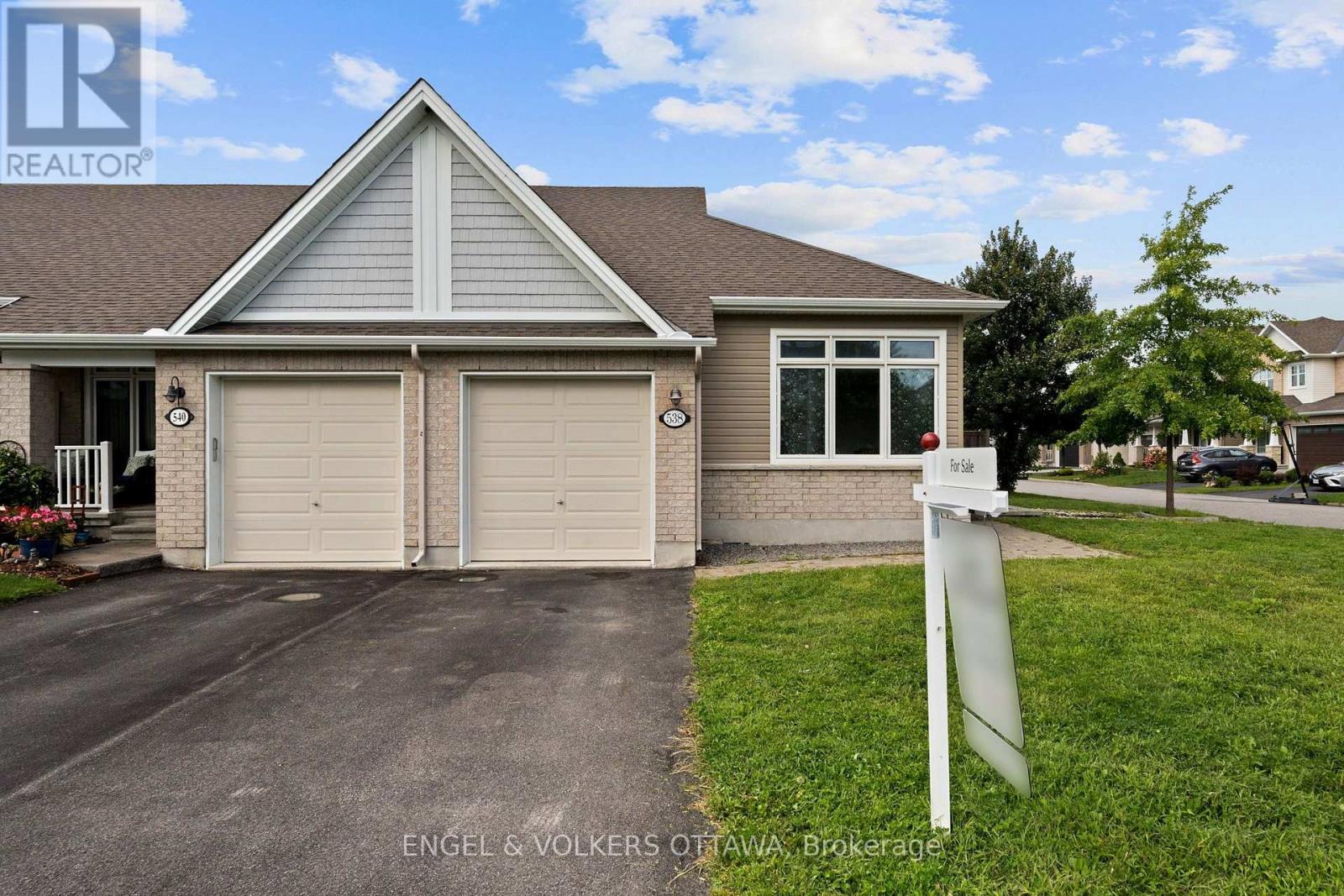 538 Silverbell Crescent Property Photo 3