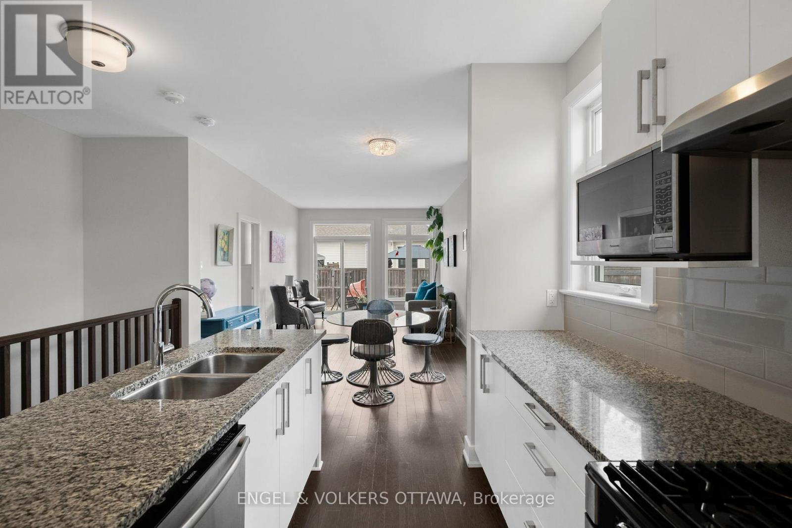 538 Silverbell Crescent Property Photo 6