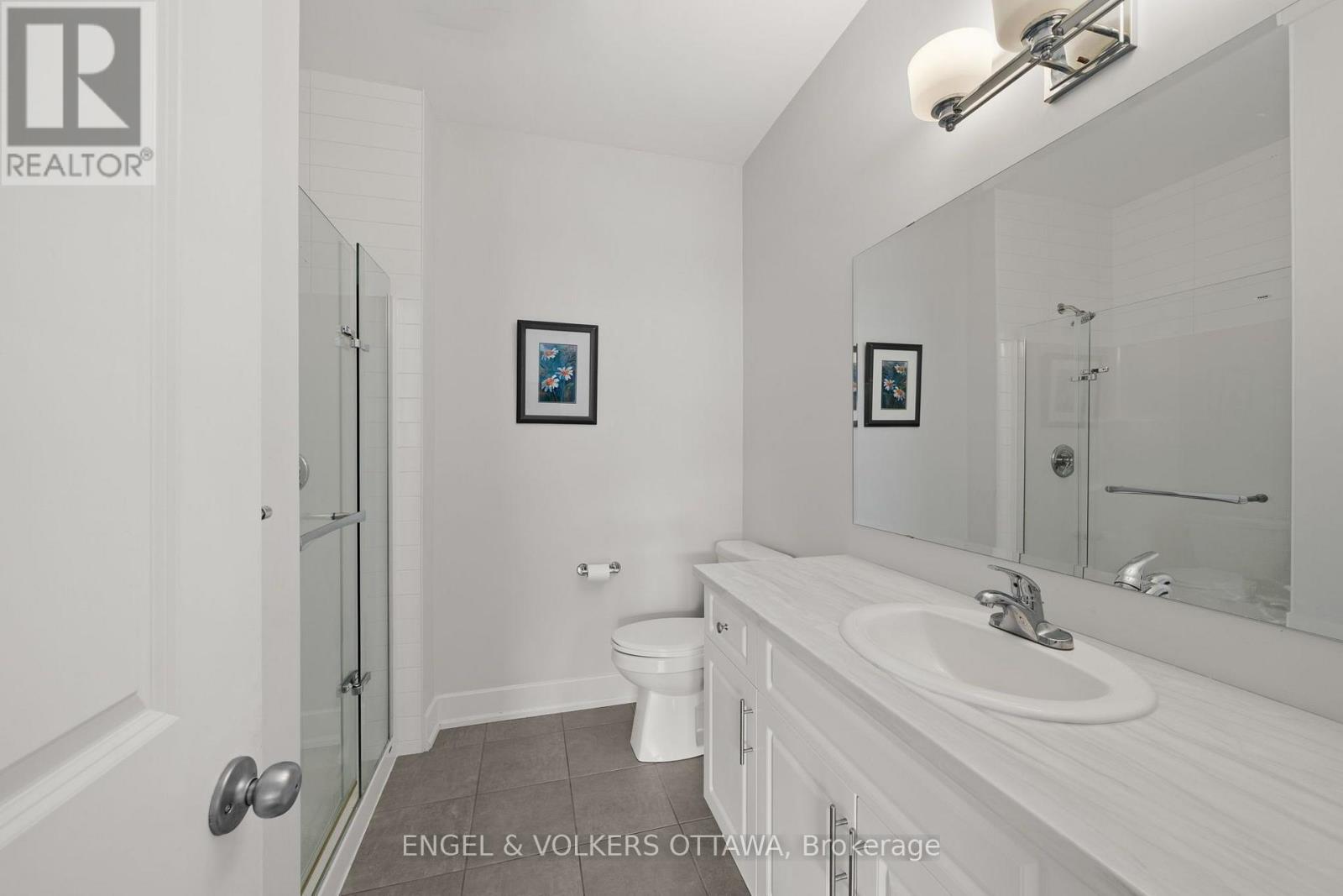 538 Silverbell Crescent Property Photo 13